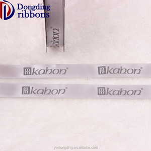Venta directa <span class=keywords><strong>de</strong></span> fábrica gris logo y letras <span class=keywords><strong>de</strong></span> <span class=keywords><strong>un</strong></span> solo lado 25mm impresa poliester <span class=keywords><strong>de</strong></span> la cinta del satén - Product Image 4