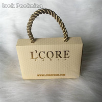 Boîte de sac en papier personnalisé Premium Faveurs Élégant Champagne Triangle Bonbons Beige vogue pour les invités d'anniversaire de douche de bébé de mariage