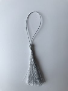 Su misura di trasporto del campione a buon mercato i8cm oro e argento metallizzato nappa con metallic anello