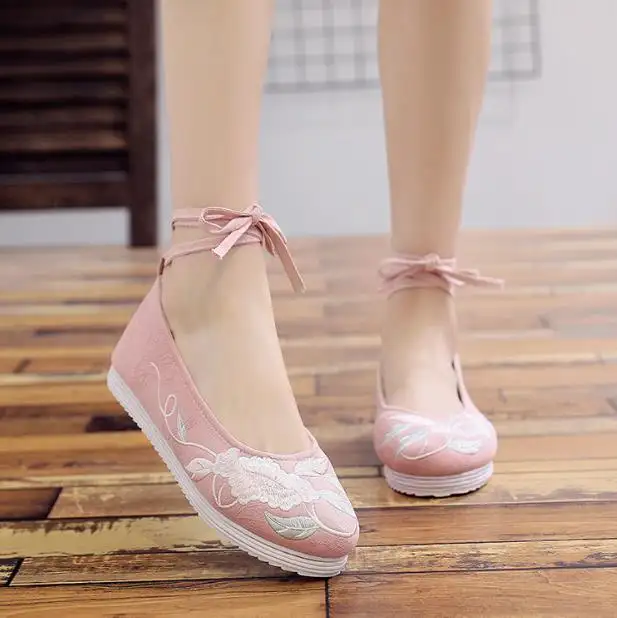 cy50067a Chinese Style Embroidered shoes new cloth lace shoes mothers'leisure flat shoes
