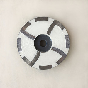 Disque de meulage diamanté à segments de 4 pouces, rempli de résine, pour le marbre, le quartz, le granit et les pierres artificielles. - Product Image 4