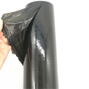 Rouleaux de bonne qualité <span class=keywords><strong>noir</strong></span> main <span class=keywords><strong>palette</strong></span> <span class=keywords><strong>film</strong></span> rétractable en plastique stretch épaisseur du <span class=keywords><strong>film</strong></span> en gros prix - Product Image 3