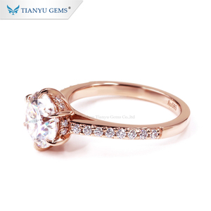 Tianyu Gems Tùy Chỉnh 2.0ct Trái Tim Tròn Và Mũi Tên Cắt Moissanite Lab Tạo Kim Cương Rose Gold Ring - Product Image 2