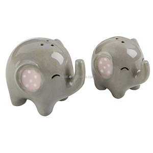 Bomboniera per Matrimonio, Set Sale e Pepe a Forma di Elefante in Ceramica Rosa e Blu, Ecologico con Marchio di Grano - Product Image 1