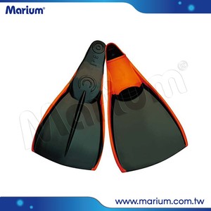 Aletas de Buceo Ligeras de Caucho con Pala Larga para Snorkel - Product Image 1