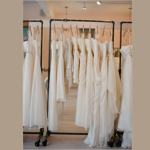 Vitrina de Madera para Vestidos de Novia, <span class=keywords><strong>Precio</strong></span> de Fábrica, Venta al por Mayor Personalizada para Centros Comerciales - Product Image 5