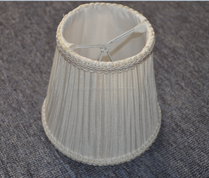 Mini pince plissée de haute qualité <span class=keywords><strong>sur</strong></span> <span class=keywords><strong>ampoule</strong></span> pince bougie lustre en cristal décoration <span class=keywords><strong>abat</strong></span>-<span class=keywords><strong>jour</strong></span> en tissu - Product Image 2