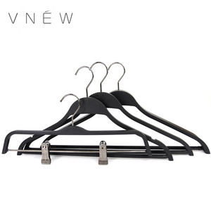 Percha de <span class=keywords><strong>Ropa</strong></span> de Plástico Reciclado Negro Mate Ecológica Estilo <span class=keywords><strong>Zara</strong></span> - Product Image 1