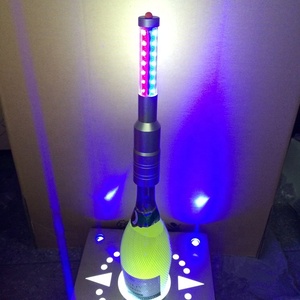充電式LEDストロボスティックバトン カラフル点滅 電子花火 ワインボトルパーティーデコレーション用 - Product Image 1