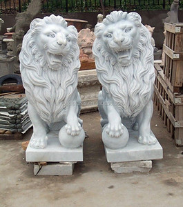 Scultura di <span class=keywords><strong>leone</strong></span> seduto in marmo nero lucidato e personalizzato per il cancello esterno di una villa - Product Image 6