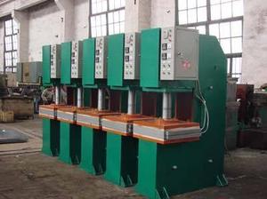 Machine de traitement du caoutchouc Presse à caoutchouc 100T Machine de vulcanisation de la mâchoire de la plaque Presse à chaud en caoutchouc - Product Image 4