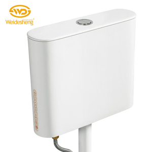 Goedkope keramische waterbesparende wc stortbak toiletspoeling tank voor muur gehangen