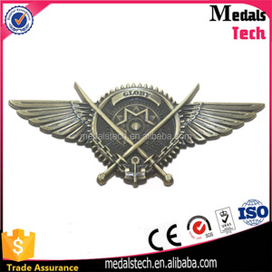 China excelente calidad chapados en <span class=keywords><strong>oro</strong></span> rectángulo de los hombres vestido insignia de pin de solapa - Product Image 5