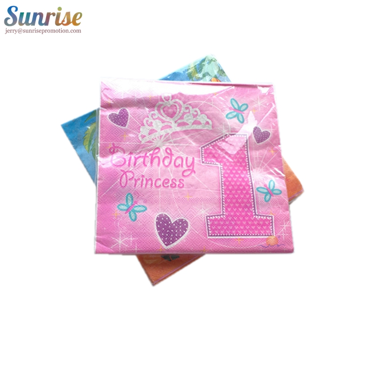 Складная бумажная салфетка 40 см с напечатанным логотипом