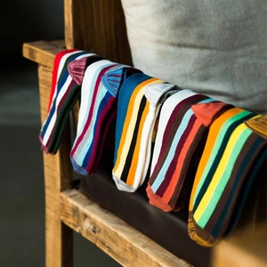 Vuelos de suave de punto transpirable oem personalizado de rayas de algodón colorido feliz calcetines par de calcetines de hip hop de la Navidad, <span class=keywords><strong>Ginebra</strong></span>, chocolate, vino, si puede leer esto traer vino de los hombres - Product Image 1