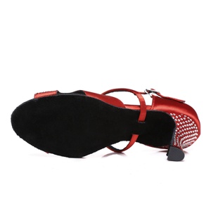 Sepatu Salsa Wanita, Sneaker Satin + Tumit Berlian Imitasi 7Cm Merah Latin - Product Image 5