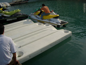 Unità di stampaggio rotazionale su galleggiante barca di sollevamento/attracco <span class=keywords><strong>per</strong></span> <span class=keywords><strong>mare</strong></span> Doo Jet Ski Marine forniture EPS schiuma <span class=keywords><strong>mare</strong></span> Doo Jet Ski <span class=keywords><strong>accessori</strong></span> - Product Image 3