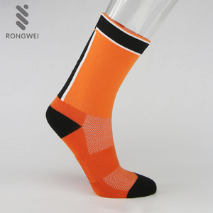 Commercio all'ingrosso Bici di Riciclaggio di <span class=keywords><strong>Equitazione</strong></span> Calzino Logo Personalizzato Calzini Ciclismo - Product Image 4