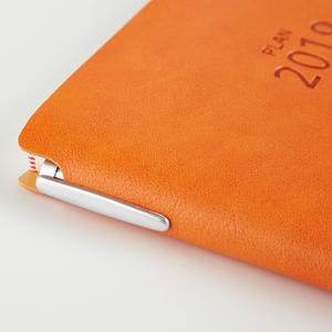 <span class=keywords><strong>2022</strong></span> A6 Agenda Mini cuaderno de tapa dura de cuero PU con encuadernación de costura de hilo de lazo de pluma - Product Image 5