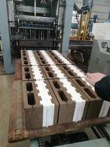 Máquina pequeña y rentable de bloques de qt4-15, máquina de bloques de <span class=keywords><strong>termopiedra</strong></span>, línea de producción de fábrica de tamaño pequeño - Product Image 2