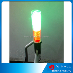赤と緑のLED交通制御ワンド、磁気道路安全トーチライトLED交通バトン