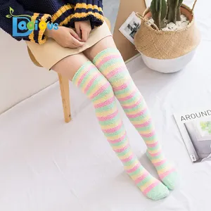 Original süße Frauen Erwachsene Strümpfe Hot Teen Girls Fuzzy Socken Knies trümpfe Streifen Knie Hohe Socke