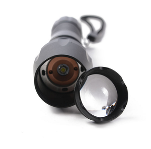 Impermeabile campeggio uso di emergenza ad alta potenza 1000 Lumen torcia ricaricabile USB 10W <span class=keywords><strong>LED</strong></span> torcia tattica in alluminio