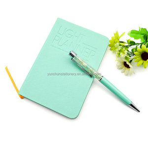 China precio barato logotipo personalizado cuaderno de papel cubierta dura A5 A6 diario con pluma conjunto - Product Image 5