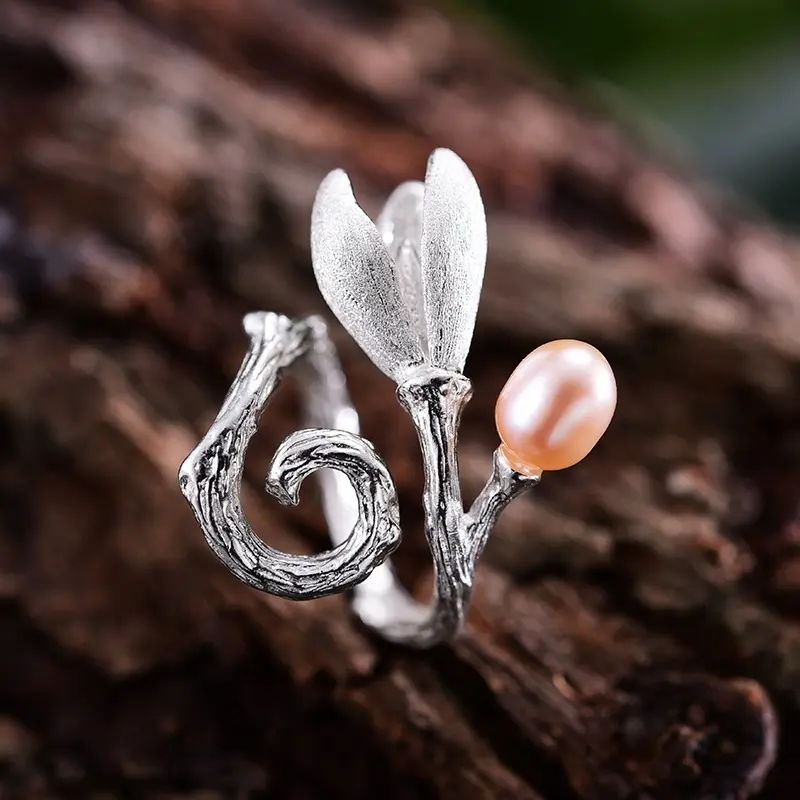 カスタム925スターリングシルバーナチュラルパール調節可能な女性の婚約指輪マグノリアフラワー手作りデザインファインジュエリー