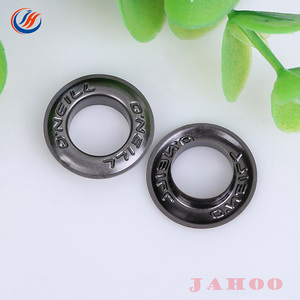 कपड़ों के लिए फैक्टरी कस्टम उत्कीर्ण लोगो पीतल Eyelets