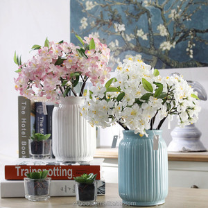 Vendita all'Ingrosso di Rami di Fiori di Ciliegio Artificiali, Fiori di Sakura Giapponesi in Seta per Decorazioni Matrimoniali - Product Image 5