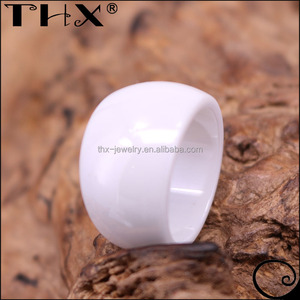 Anillo de sello de circonio blanco anómalo de 10mm de venta superior, anillo de cerámica blanca de pureza de moda - Product Image 3