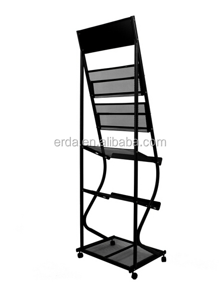 Выставочный стеллаж для газет и магазинов в вестибюле отеля