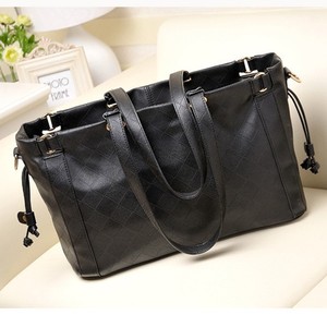 les femmes en cuir <span class=keywords><strong>de</strong></span> <span class=keywords><strong>grande</strong></span> <span class=keywords><strong>marque</strong></span> 2015 casual <span class=keywords><strong>sac</strong></span> <span class=keywords><strong>à</strong></span> <span class=keywords><strong>main</strong></span> avec le crâne - Product Image 3