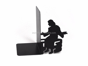 Femme au bien serre-livres - Product Image 3