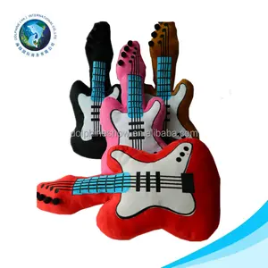 Farklı renkler yumuşak duygu doldurulmuş gitar oyuncak