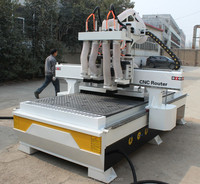 Nouvelle machine de fraisage CNC pour le bois 4x8 pieds avec quatre broches de refroidissement par eau, systèmes de contrôle NC Studio et Mach3