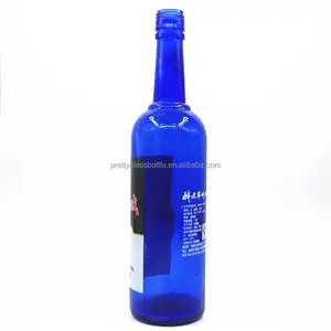 Bleu 750 ml 25 oz bouchon à vis en verre de liqueur vodka whisky bouteille de vin avec autocollant en gros