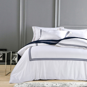 Juego de Ropa de Cama de Hotel de Lujo con Bordado - Product Image 2