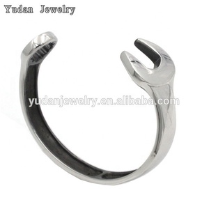 Bracciale rigido con chiave inglese in acciaio inossidabile 316L personalizzato per <span class=keywords><strong>gioielli</strong></span> da uomo - Product Image 5