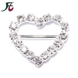 Vendita calda piccolo cuore fibbie di strass diamante cursore del nastro per gli inviti