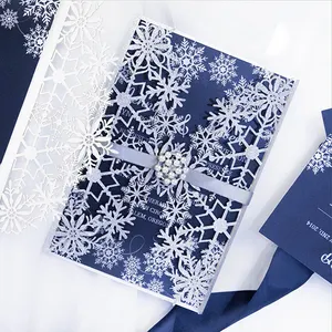 Kunden spezifische silberne Schneeflocke laser geschnittene Einladung karte mit Schneeflocke