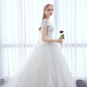 Ultimo Modello 2019 di <span class=keywords><strong>Abito</strong></span> da Sposa di Lusso Elegante, Linea A, Maniche a Cappuccio, Pizzo <span class=keywords><strong>con</strong></span> Perline, Schiena Intera <span class=keywords><strong>con</strong></span> <span class=keywords><strong>Farfalle</strong></span> e Lungo Strascico - Product Image 4