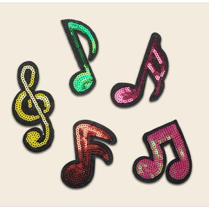 卸売カスタムパッチ音符スパンコールパッチかぎ針編み、クォーバー、シンボル刺繍スパンコールパッチカスタムデザインを受け入れる - Product Image 1