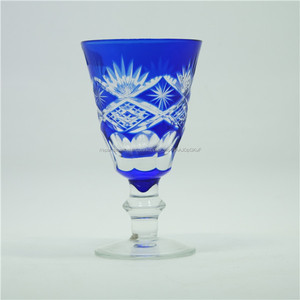 Tenemos en stock hermoso tallado copa de vino tallo corto color copa de cristal - Product Image 1