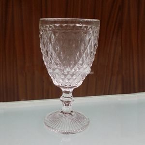 <span class=keywords><strong>Verre</strong></span> <span class=keywords><strong>à</strong></span> <span class=keywords><strong>vin</strong></span> <span class=keywords><strong>à</strong></span> tige courte en relief pour décoration d'intérieur colorée pressée <span class=keywords><strong>à</strong></span> la machine - Product Image 3