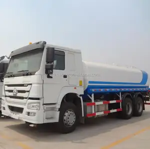 中国重汽 Howo 22000 升左手驾驶喷水水罐车与淋浴