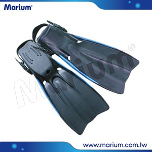 Aletas de Buceo de Goma con Bolsillos Suaves para los Pies y Hebillas de Liberación Rápida - Product Image 1
