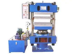 Plastic moulding apparatuur rubber bumper platen maken making machine