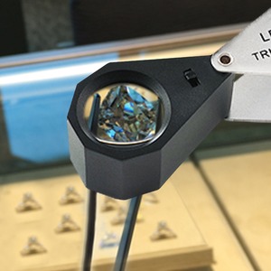 30x Magnifying 21mm Triplet Optical Glass LED Light Jeweler Loupe Gem Gemstone Identifier Tool - Product Image 3